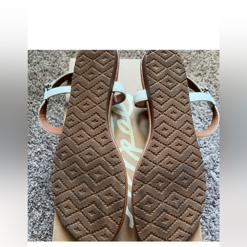 Zodiac white leather thong sandals, gorgeous turquoise stone embellishment - Picture 4 of 4